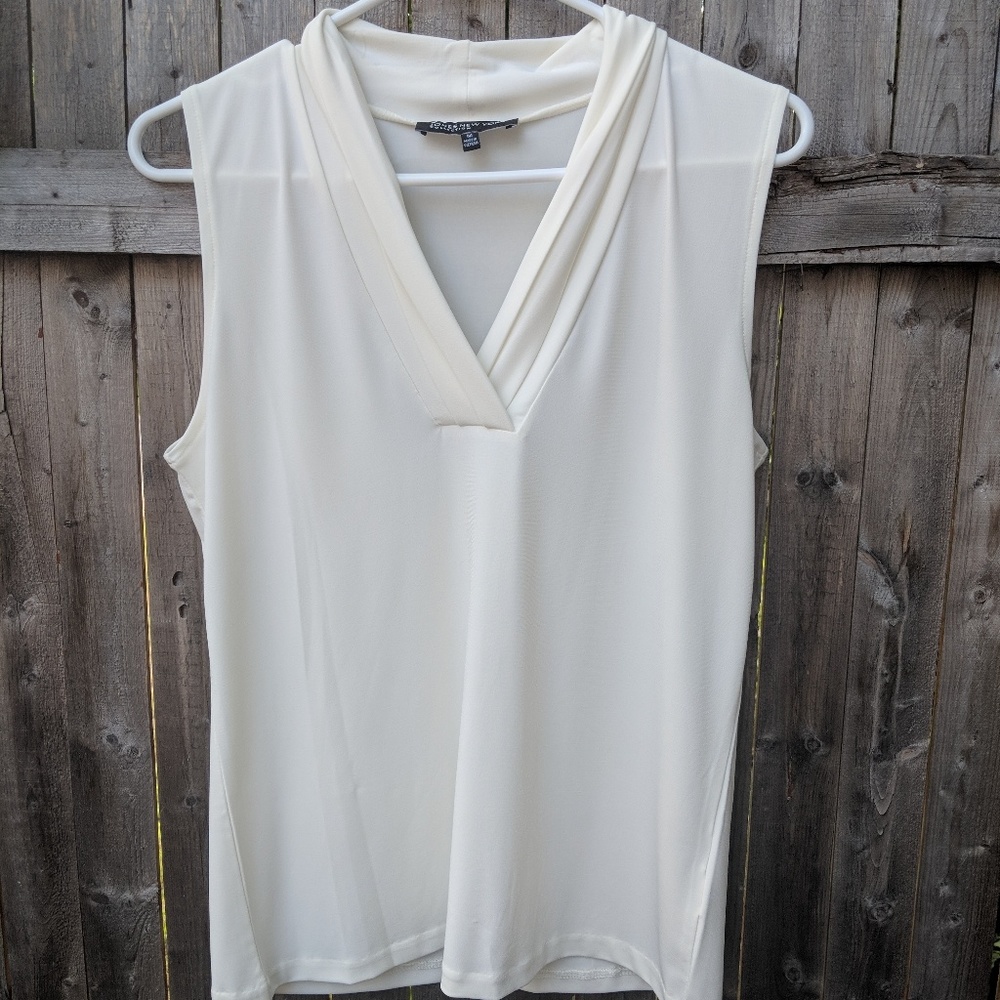 Jones New York Sleeveless Shell Ivory M 2/$10
